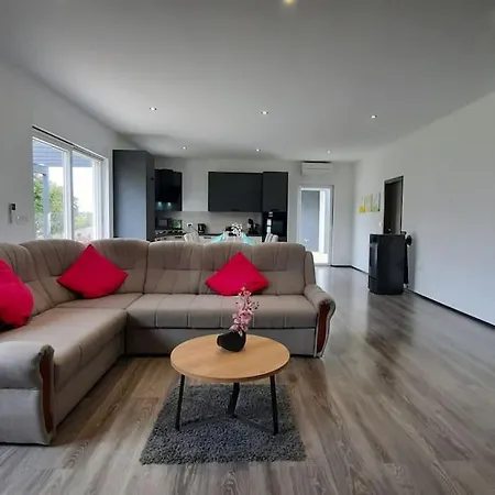 بيت للعطل Ferien 2024-villa Aquamarin Mit Pool