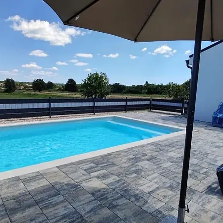 Ferien 2024-villa Aquamarin Mit Pool فودنيان