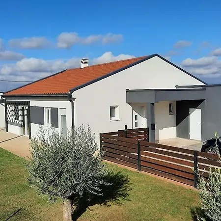 بيت للعطل Ferien 2024-villa Aquamarin Mit Pool